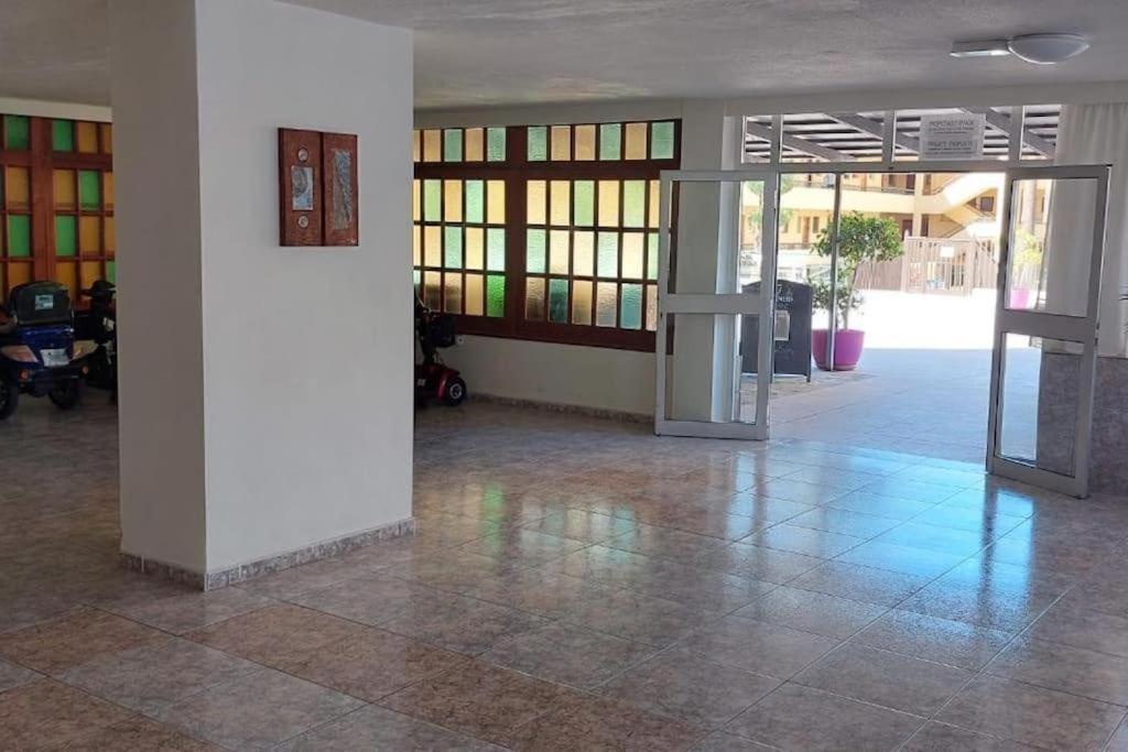 Cozy 2-Bed & Sofa-Bed Studio In Los Cristianos Exterior photo
