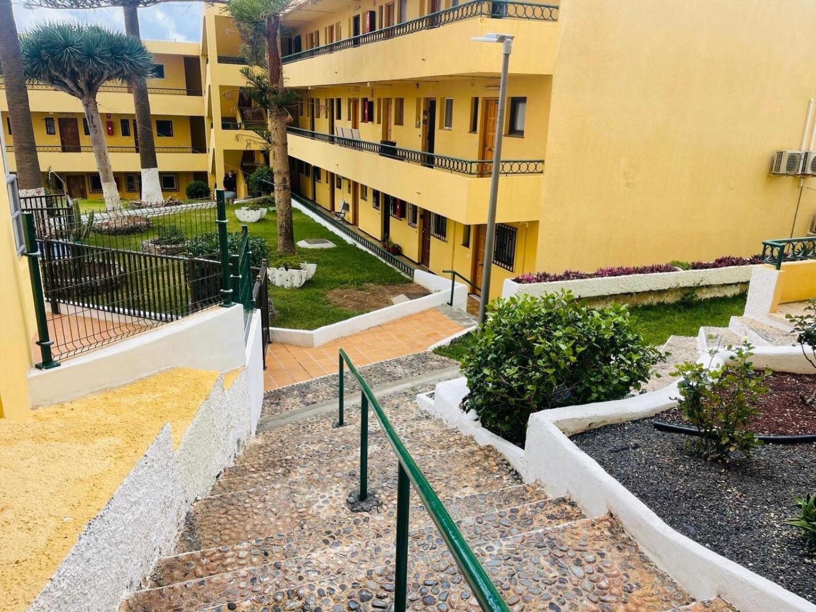 Cozy 2-Bed & Sofa-Bed Studio In Los Cristianos Exterior photo